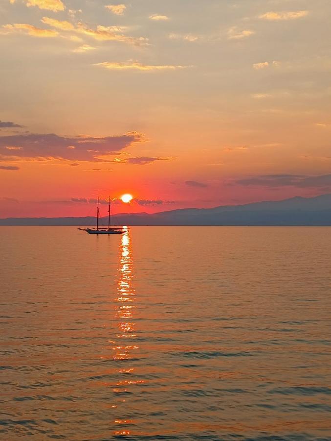 Golden Sunset Beach Apartment Skala Kallirakhis Exterior photo