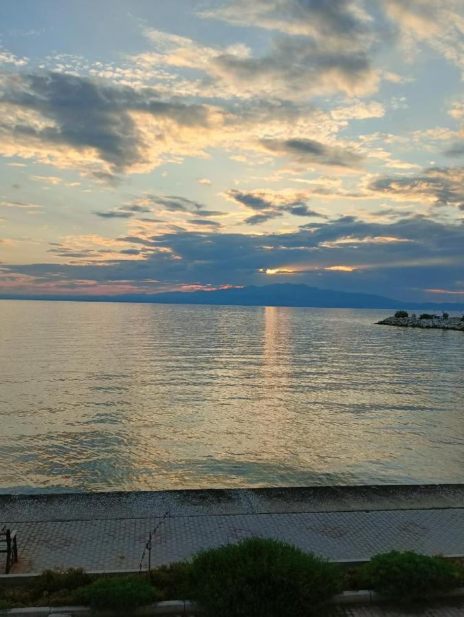 Golden Sunset Beach Apartment Skala Kallirakhis Exterior photo